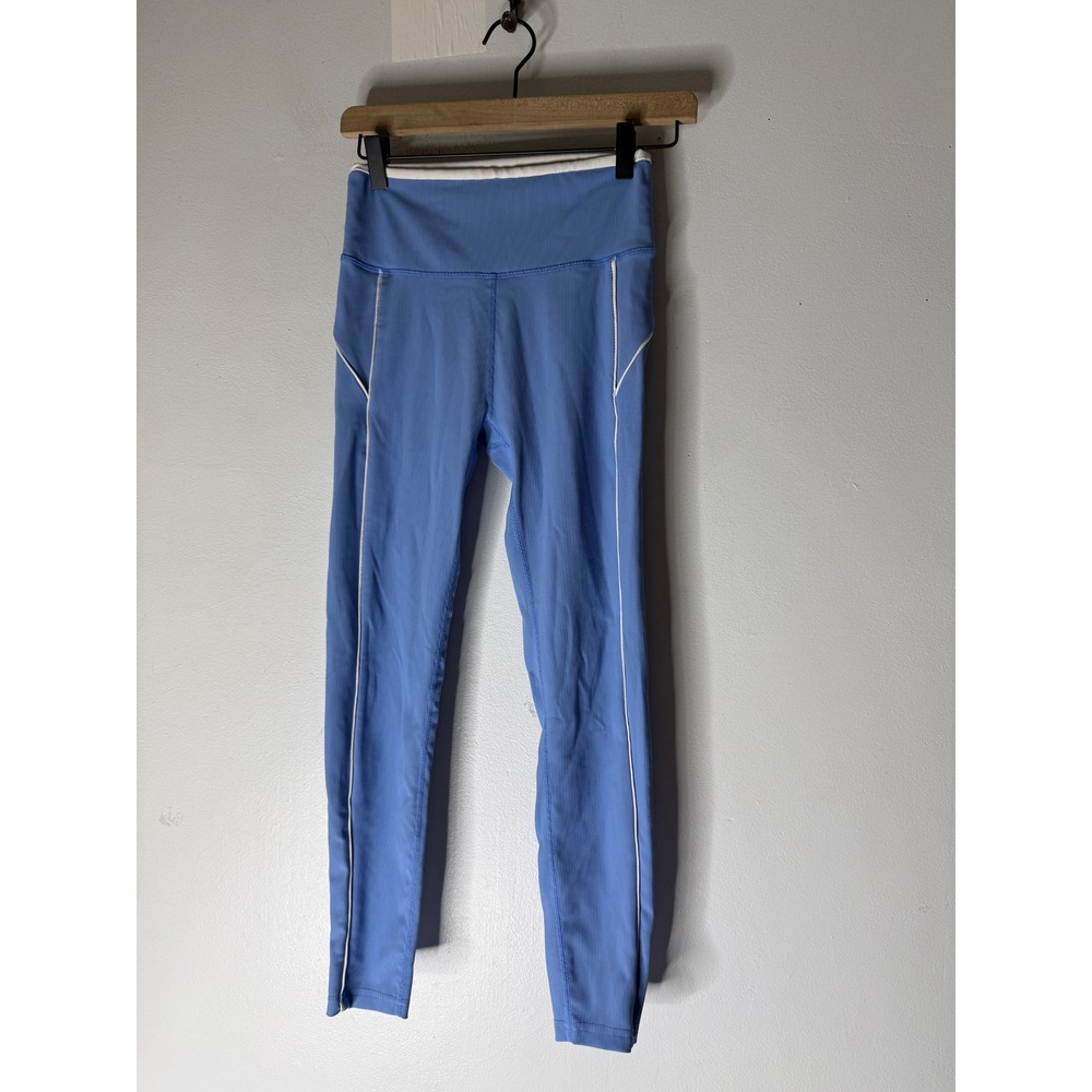 Wilo powder blue‎ white ribbed leggings Size medium